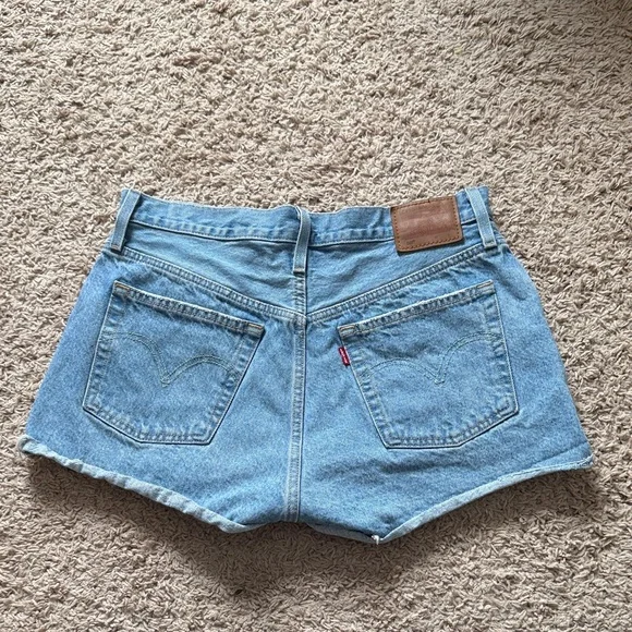 51. | 501 Levi's | Light Wash Denim Shorts - Picture 2 of 5